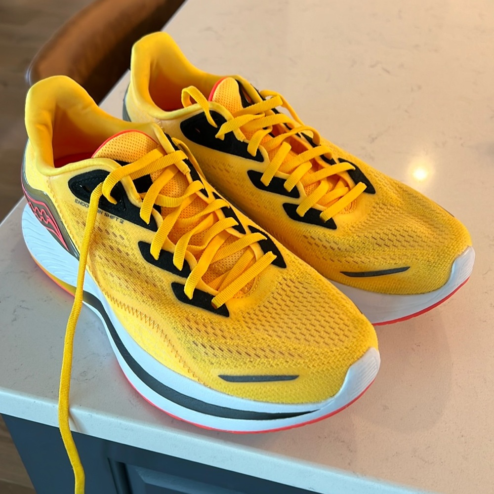 Saucony Women’s Endorphin Series with Speedroll Size 11 EUC